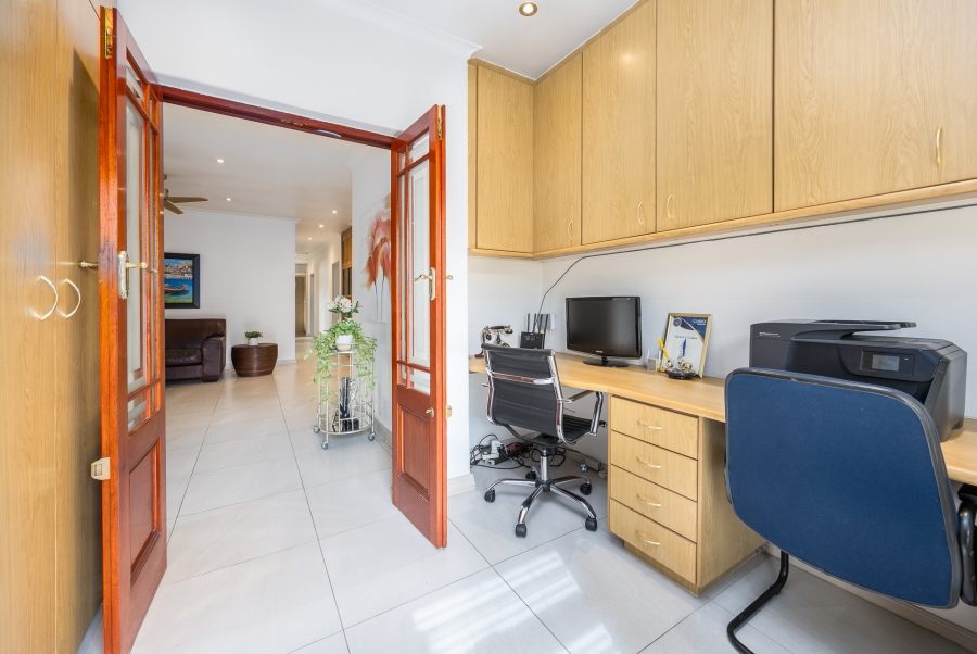 4 Bedroom Property for Sale in Soneike Western Cape